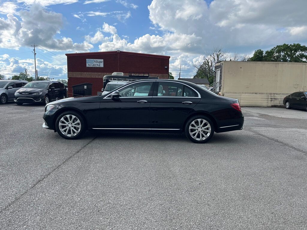 Vehicle image 8 of 25