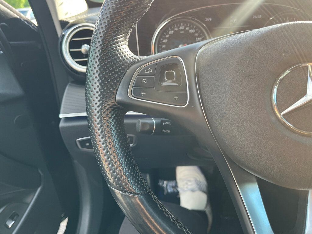Vehicle image 20 of 25