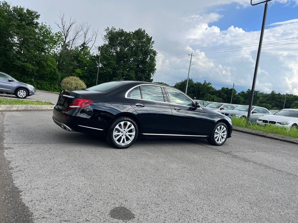 Vehicle image 5 of 25