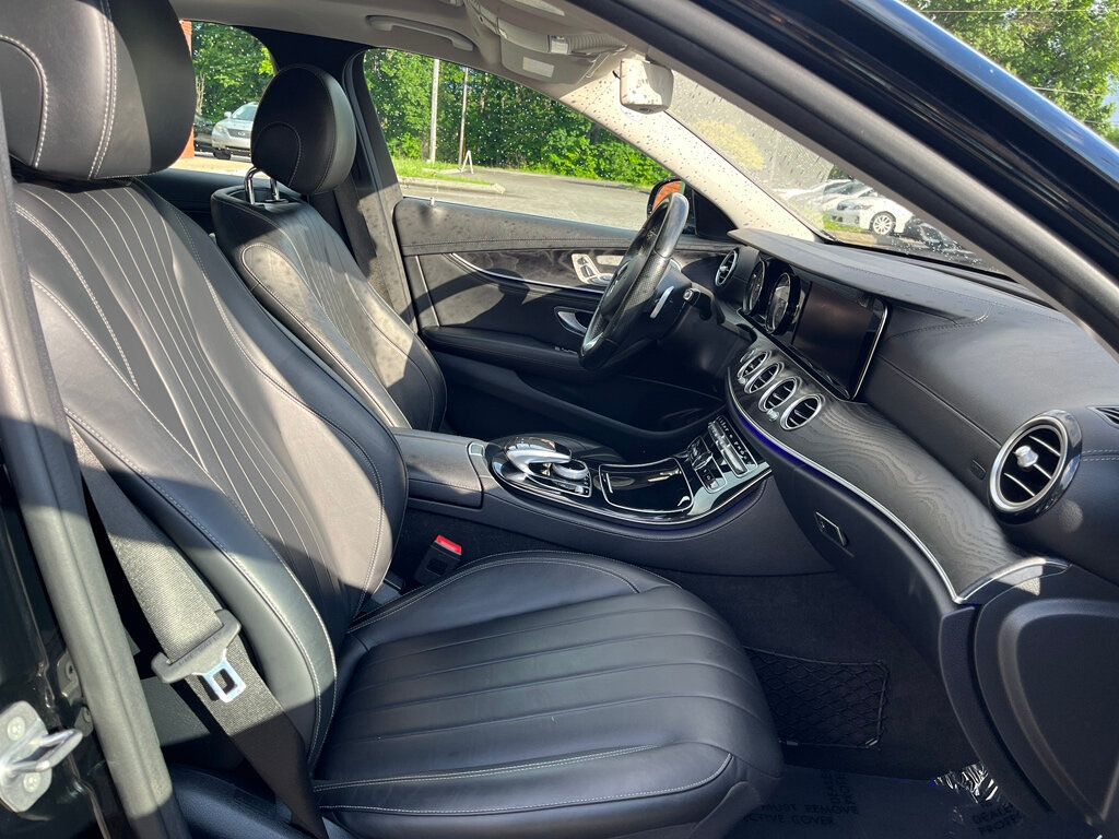 Vehicle image 10 of 25
