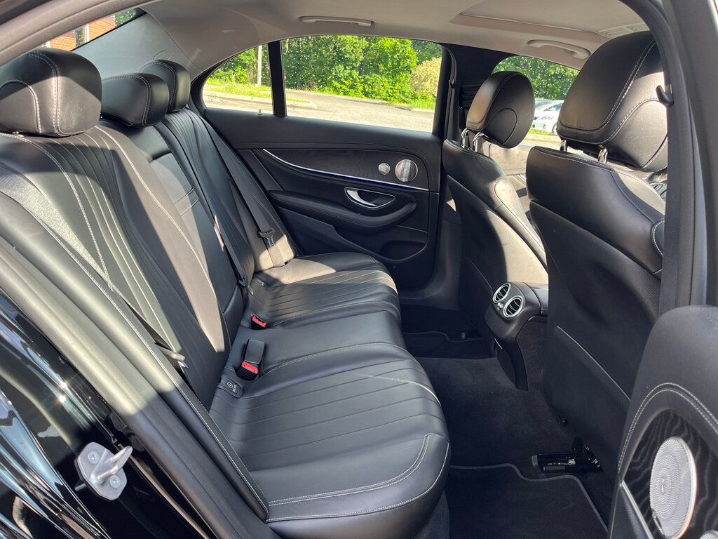 Vehicle image 12 of 25