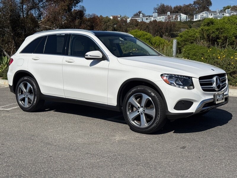 Vehicle image 6 of 34