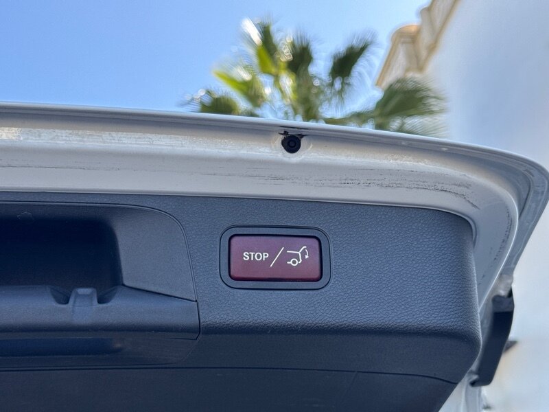 Vehicle image 27 of 34