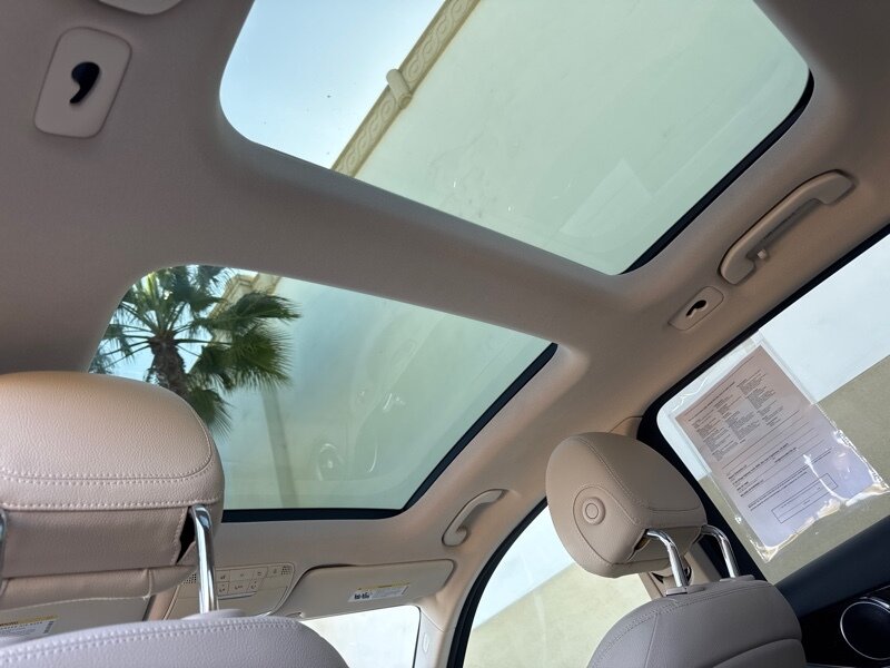 Vehicle image 24 of 34