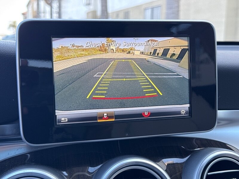 Vehicle image 21 of 34