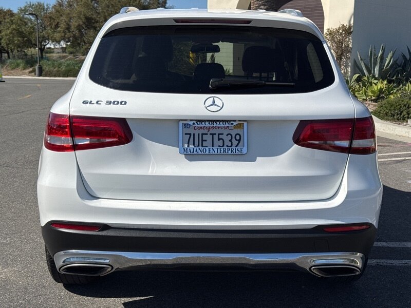 Vehicle image 9 of 34