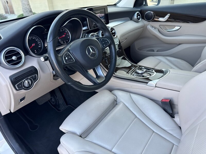 Vehicle image 14 of 34