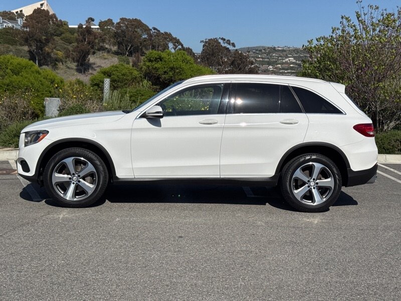 Vehicle image 12 of 34
