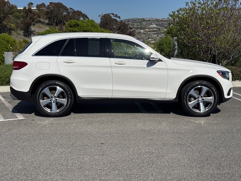 Vehicle image 7 of 34