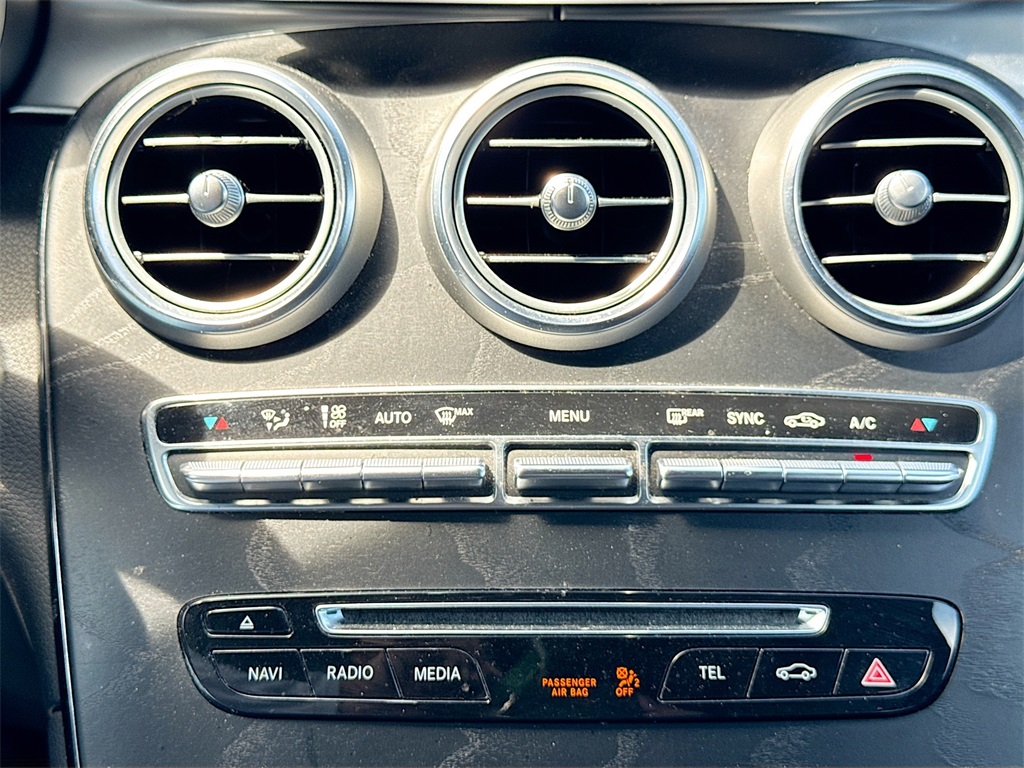 Vehicle image 15 of 28