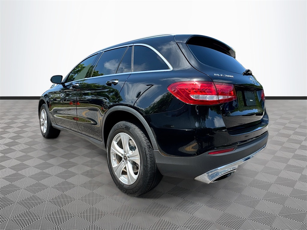 Vehicle image 7 of 28