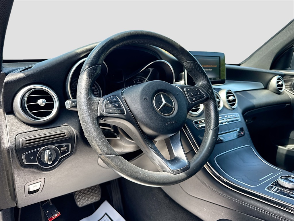 Vehicle image 9 of 28