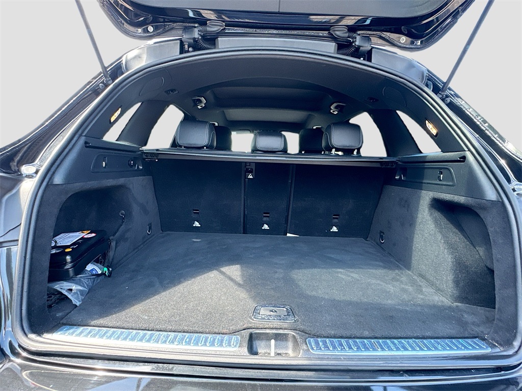 Vehicle image 22 of 28