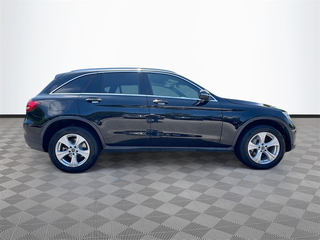 Vehicle image 4 of 28