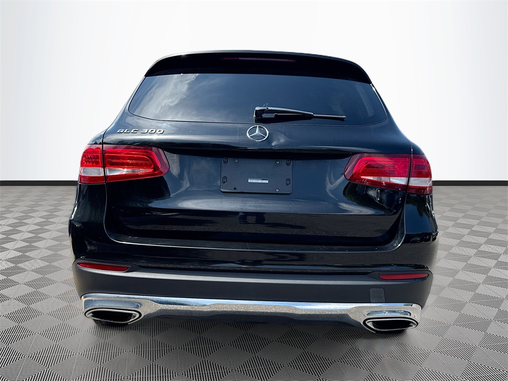Vehicle image 6 of 28