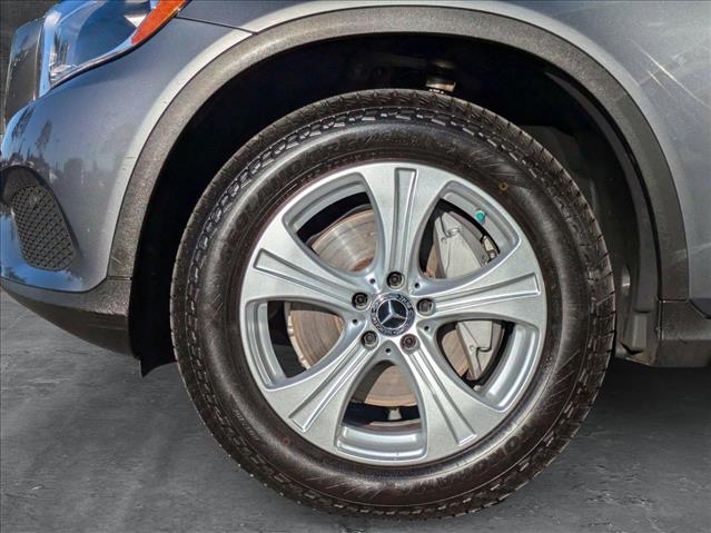 Vehicle image 10 of 27