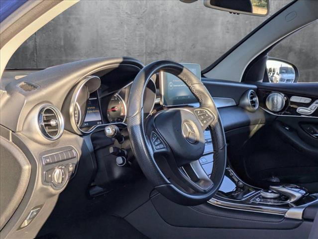 Vehicle image 13 of 15