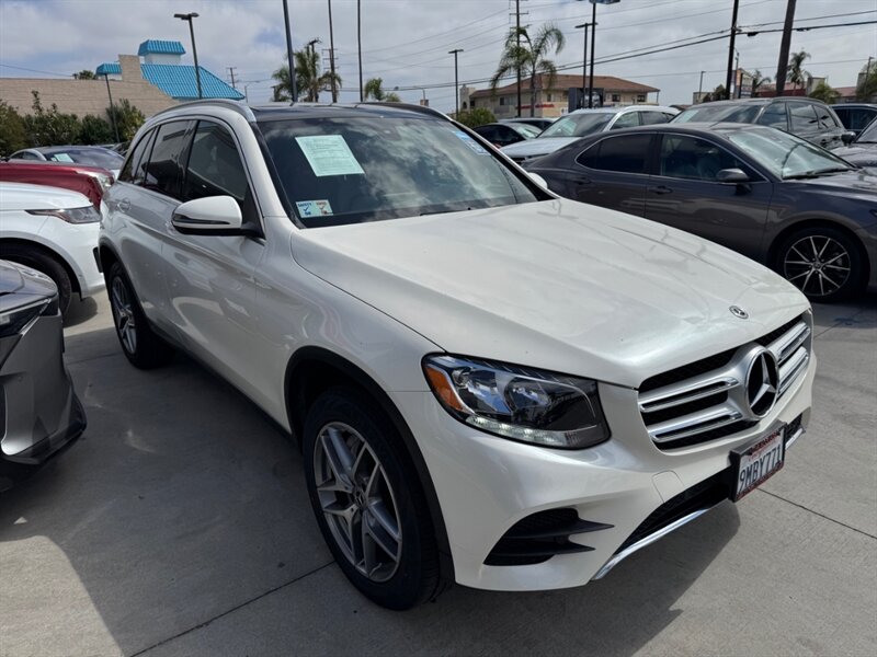 2017 Mercedes-Benz GLC 300 Image 1 of 15