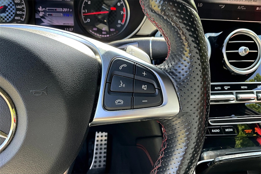 Vehicle image 32 of 36