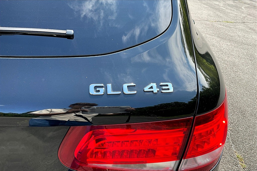 Vehicle image 19 of 36
