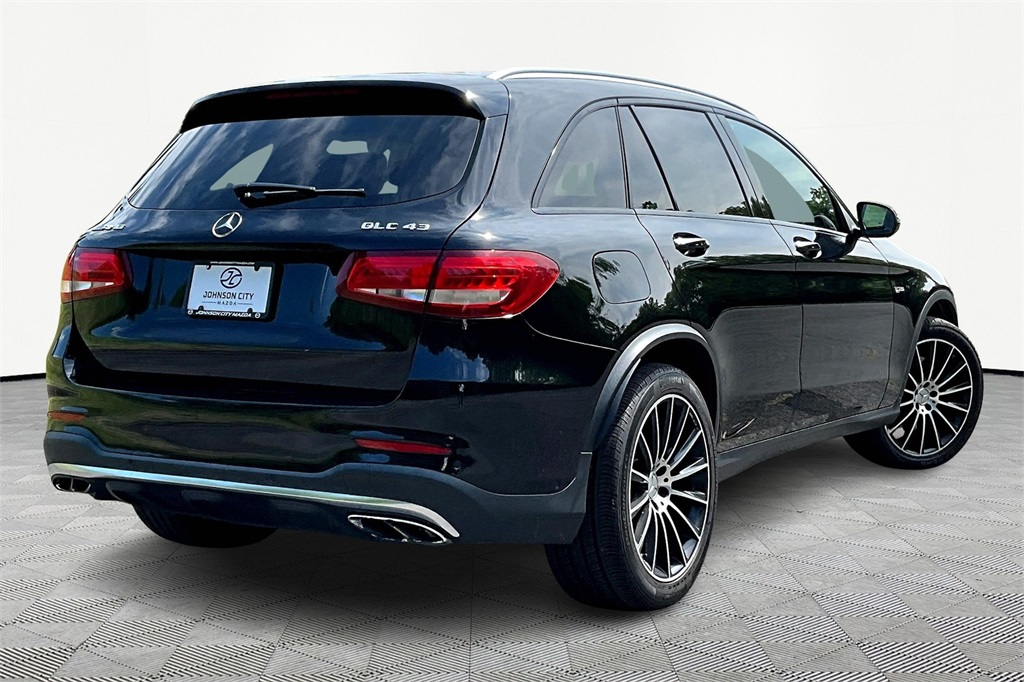 Vehicle image 4 of 36