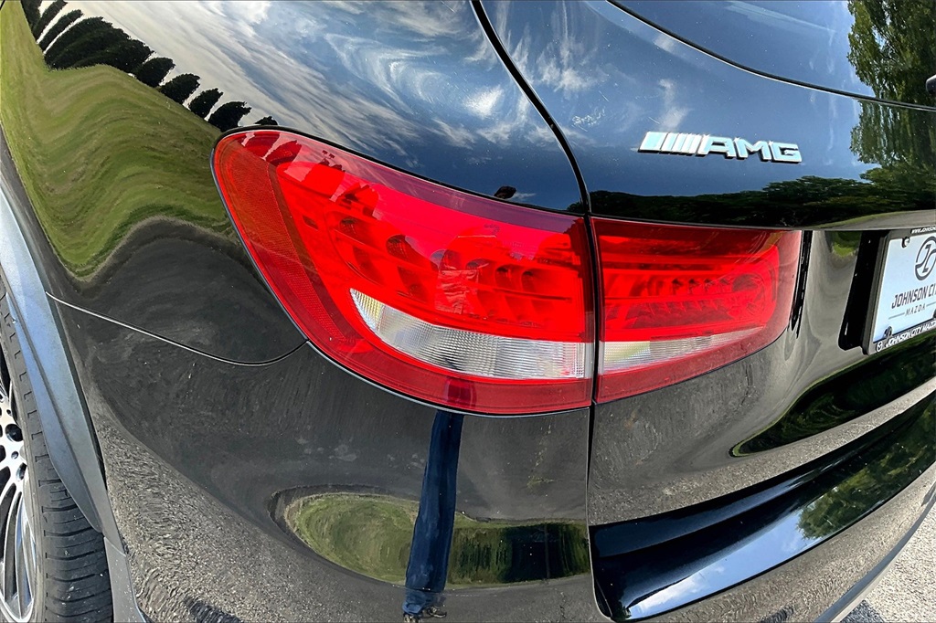 Vehicle image 25 of 36