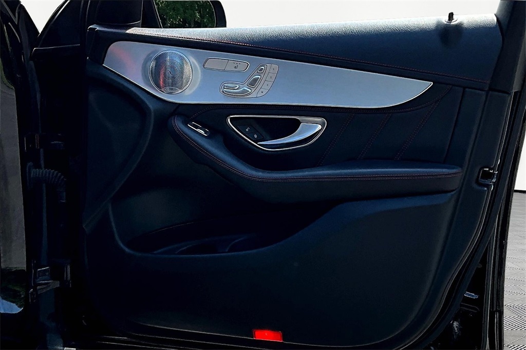 Vehicle image 24 of 36