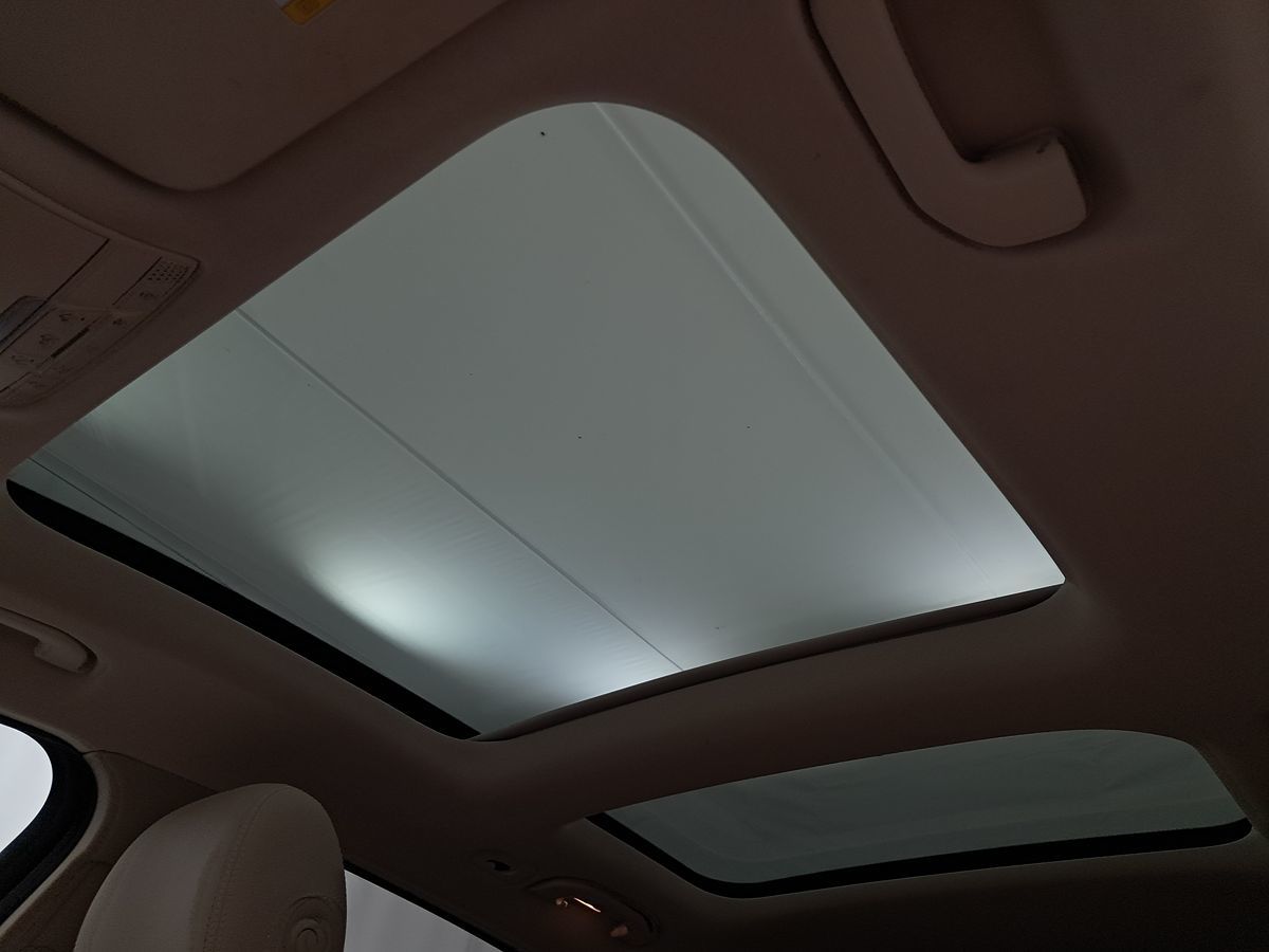Vehicle image 18 of 33
