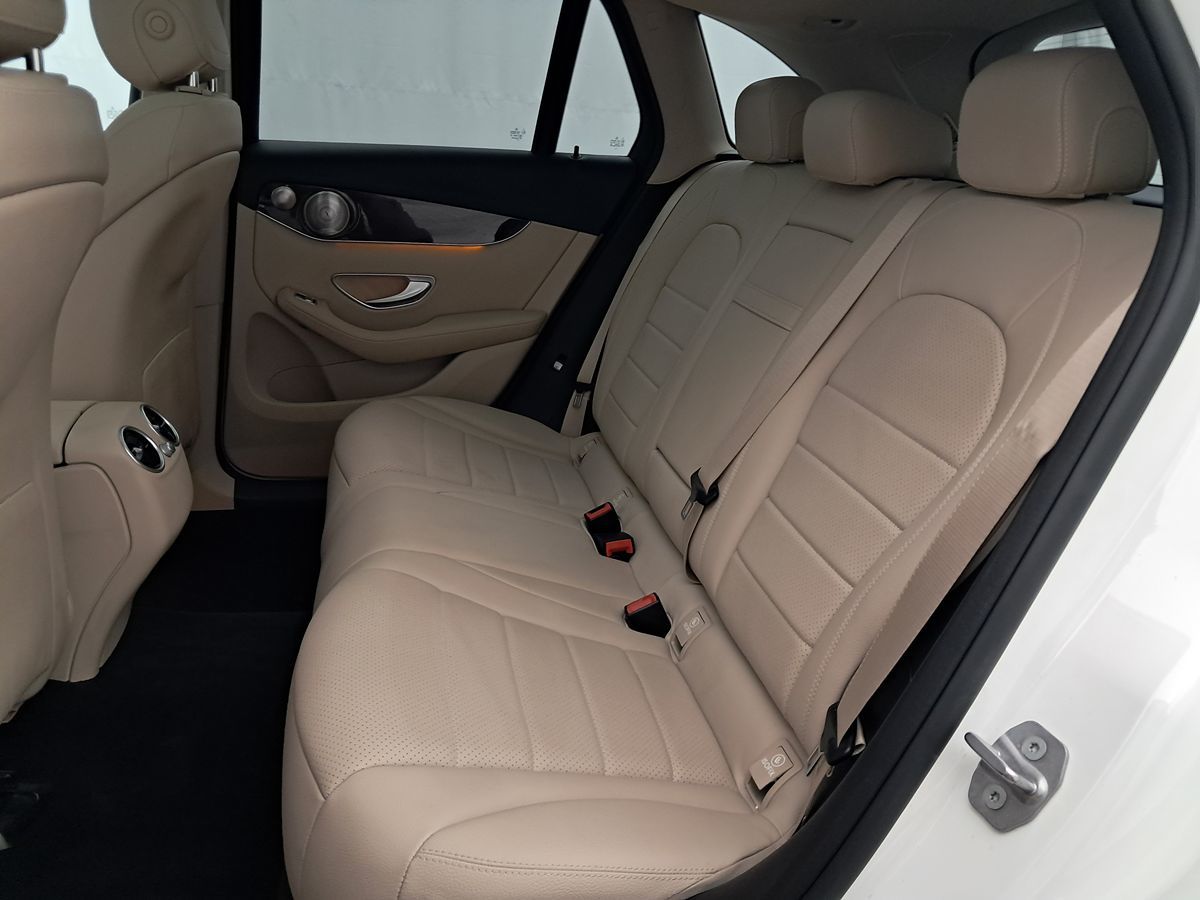 Vehicle image 10 of 33