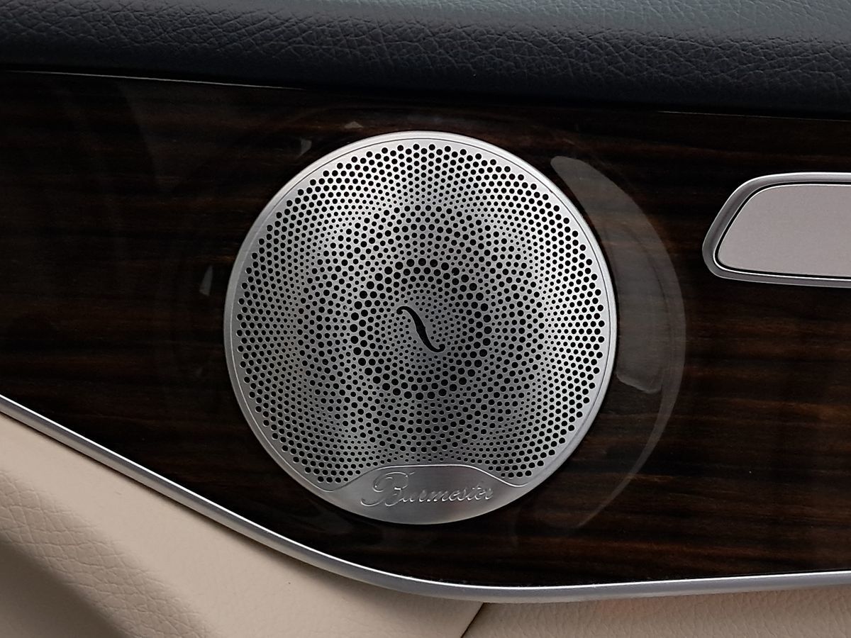 Vehicle image 21 of 33