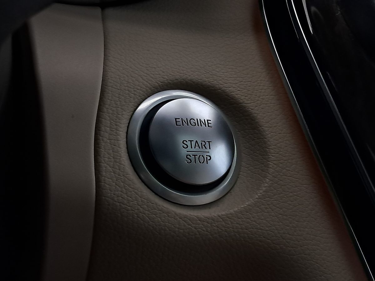 Vehicle image 20 of 33