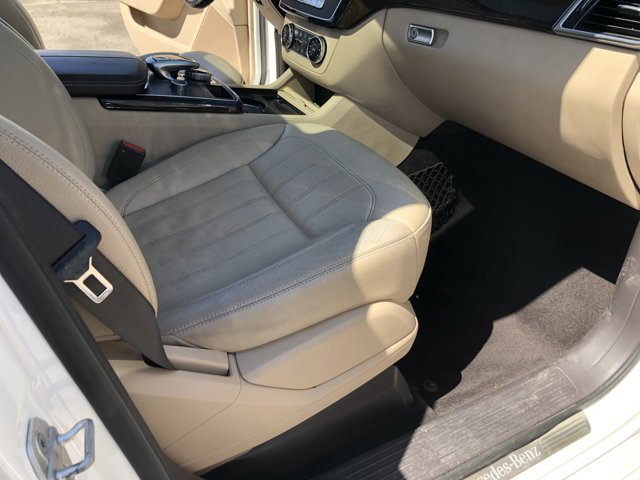 Vehicle image 17 of 22