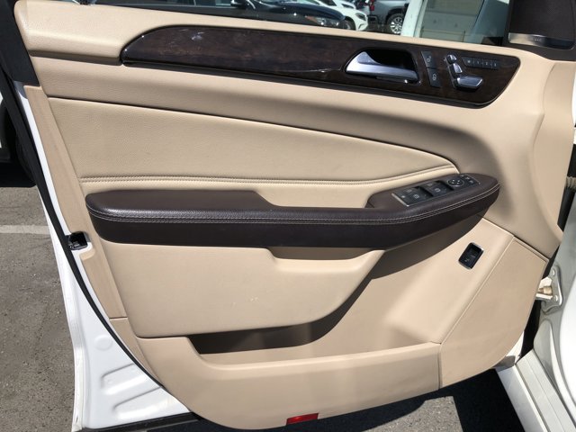 Vehicle image 11 of 22