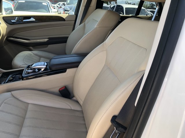 Vehicle image 10 of 22