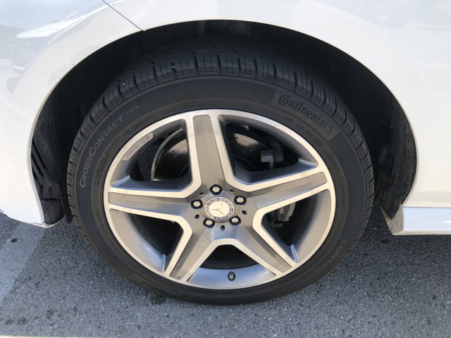 Vehicle image 9 of 22
