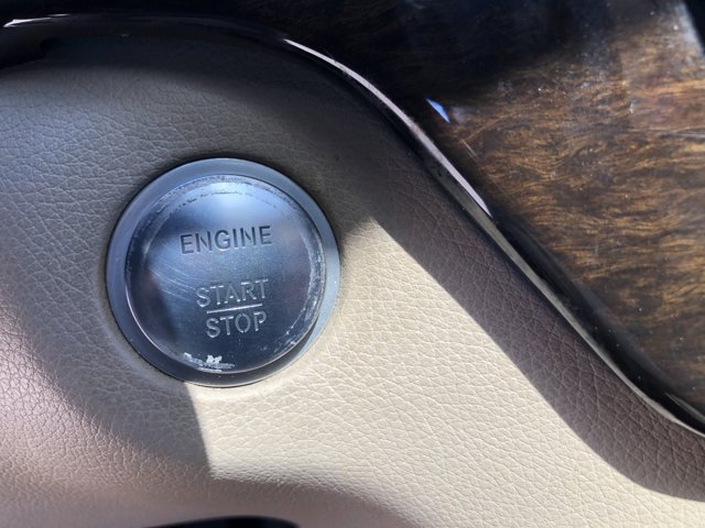 Vehicle image 18 of 22