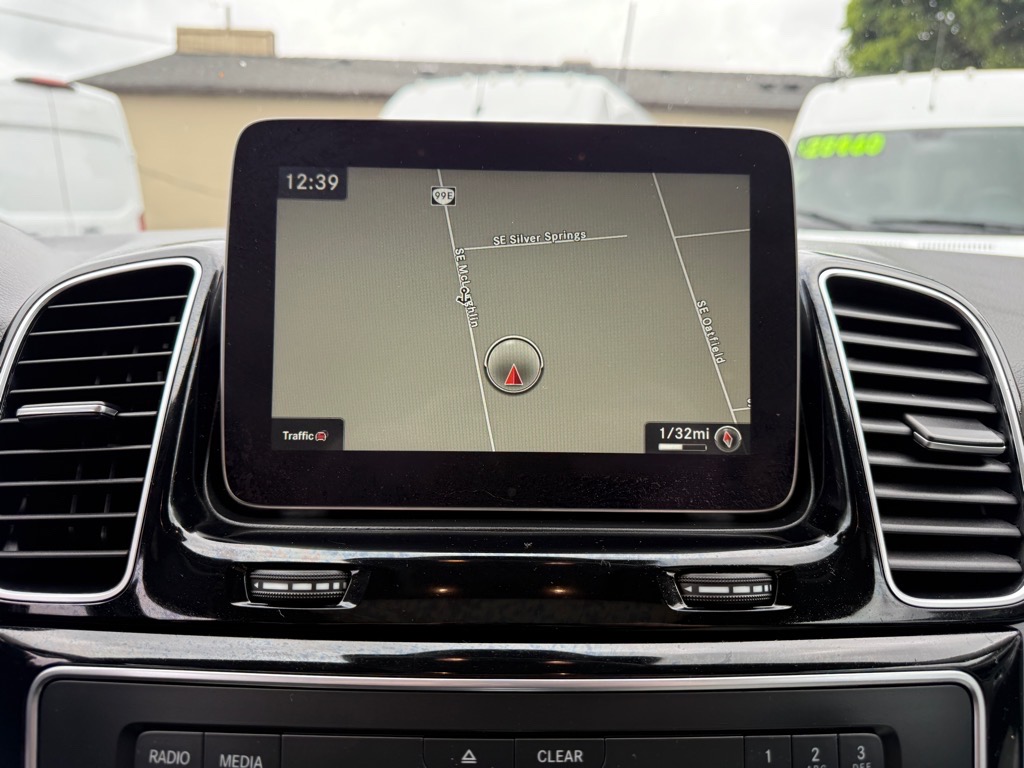 Vehicle image 22 of 34