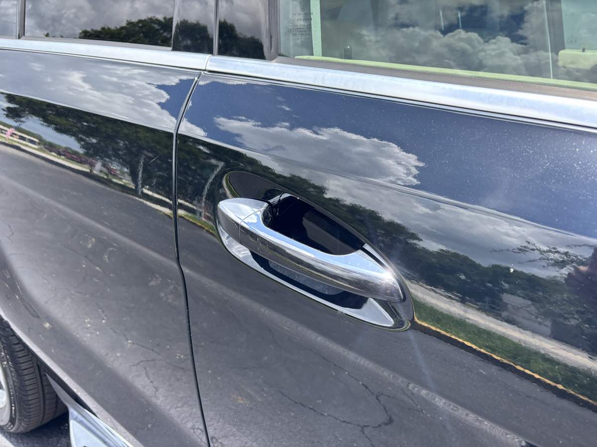 Vehicle image 5 of 34