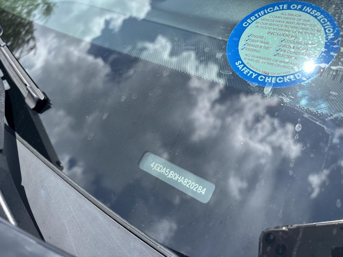 Vehicle image 24 of 34