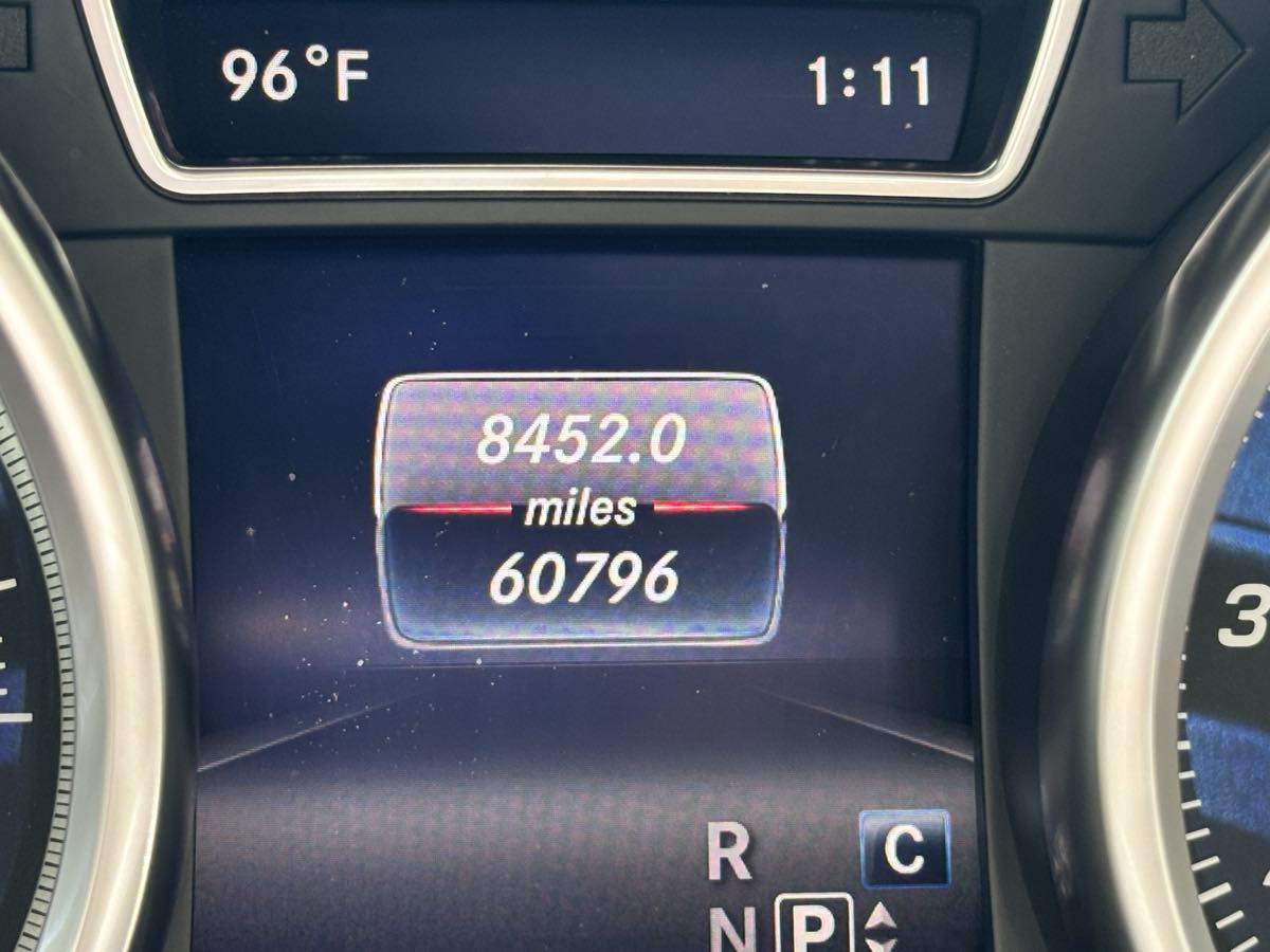Vehicle image 31 of 34