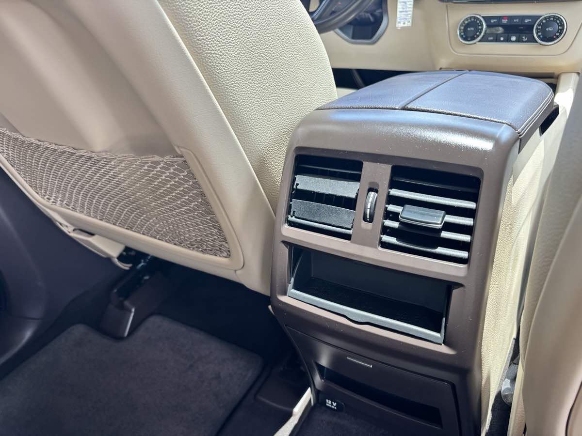 Vehicle image 16 of 34