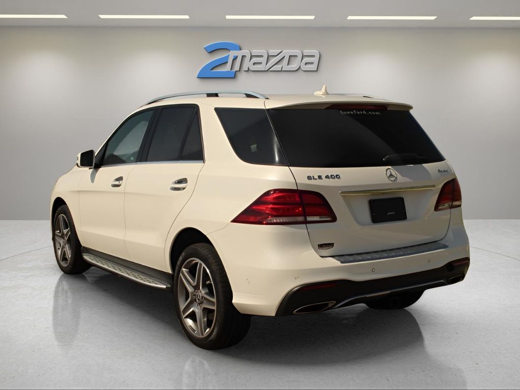 Vehicle image 7 of 23