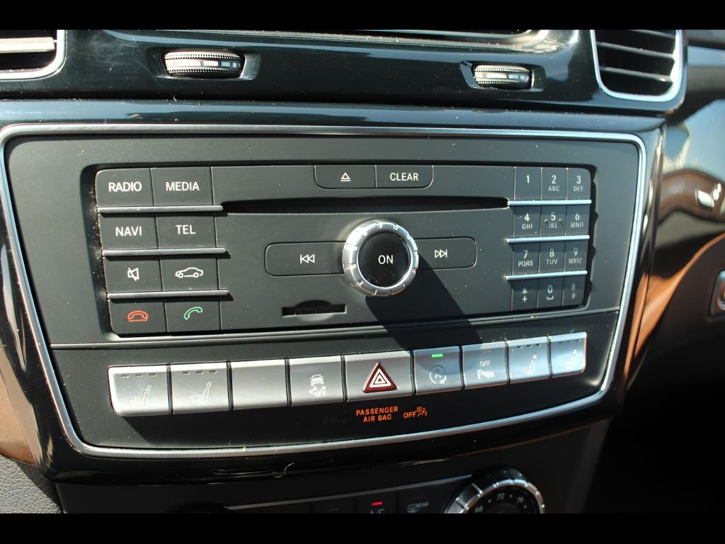 Vehicle image 22 of 23