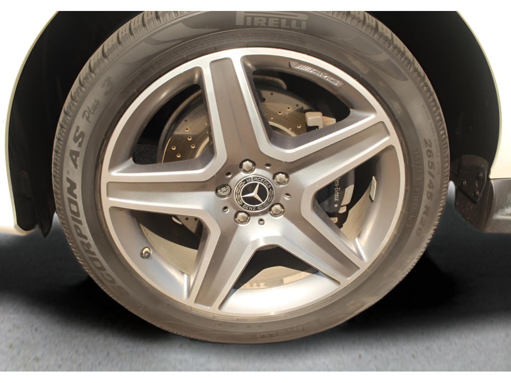 Vehicle image 9 of 23