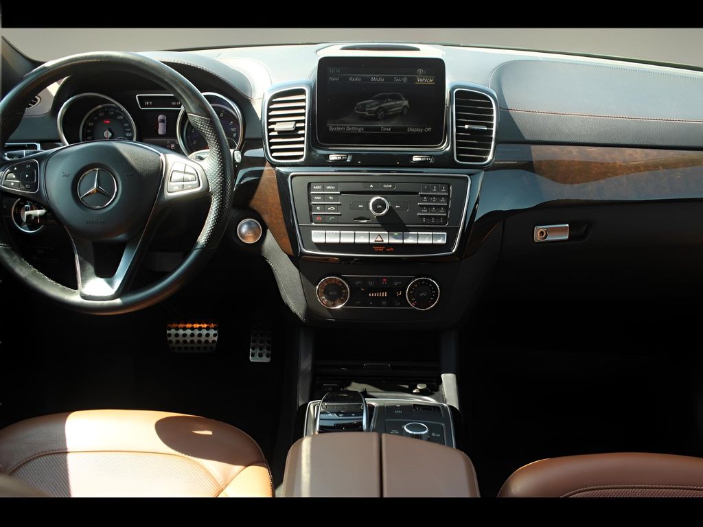 Vehicle image 12 of 23