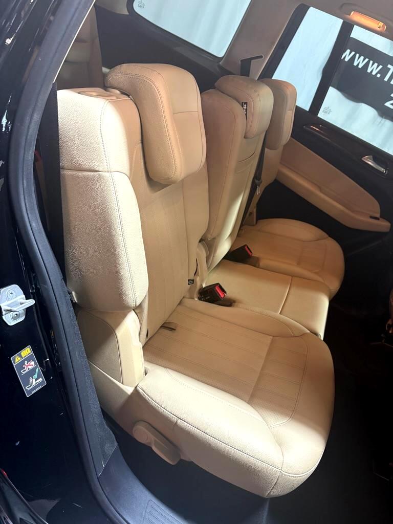Vehicle image 20 of 52