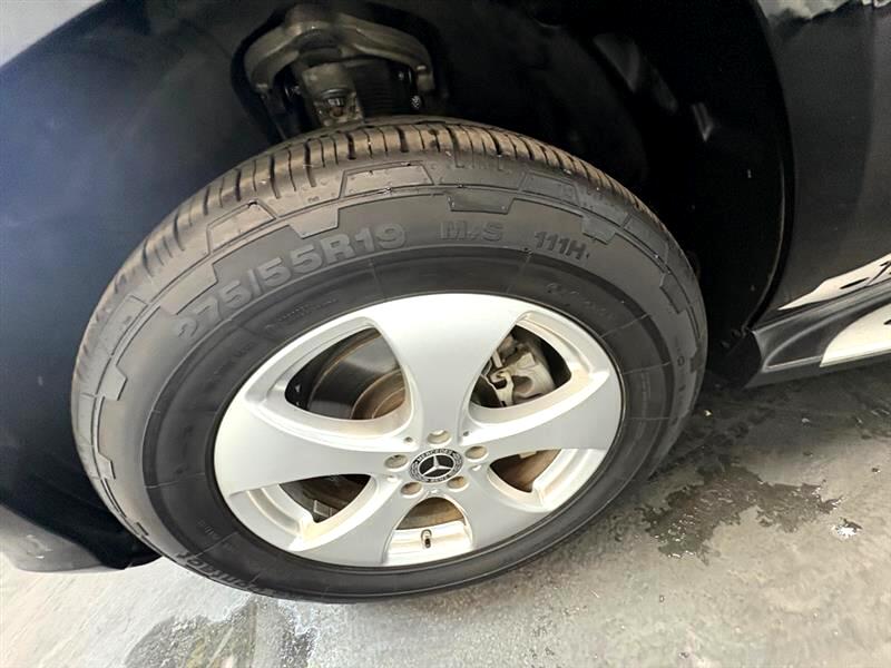 Vehicle image 10 of 52