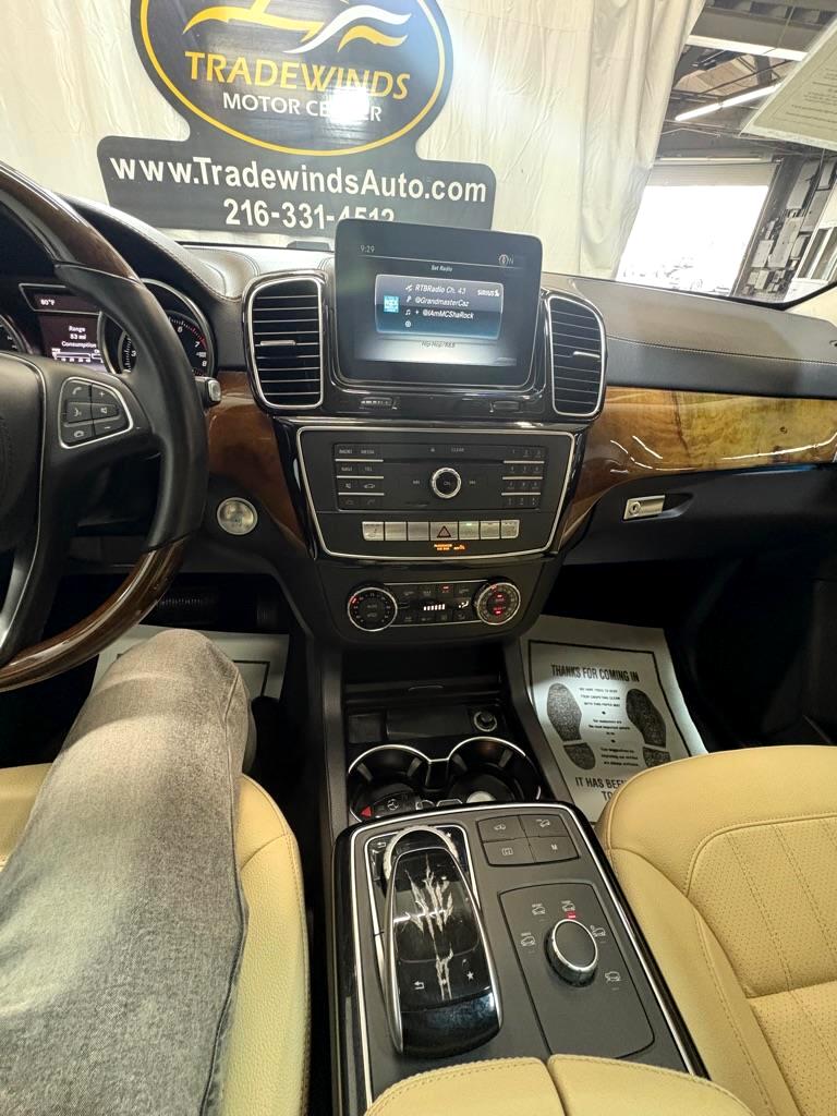 Vehicle image 36 of 52