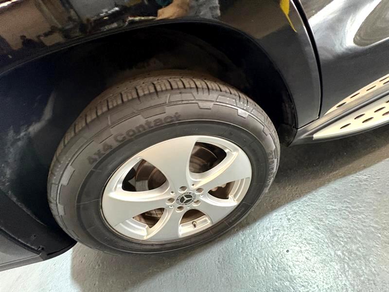 Vehicle image 13 of 52