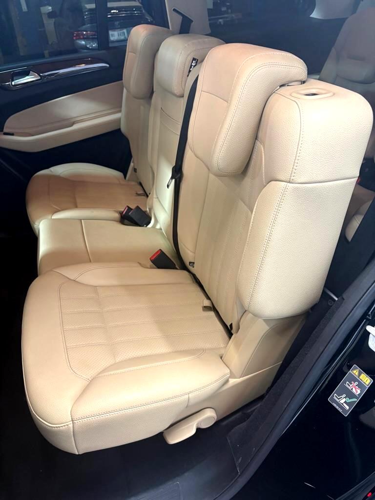 Vehicle image 22 of 52